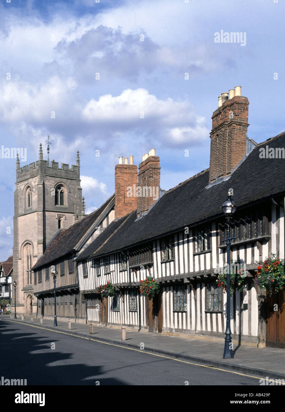 Stratford Upon Avon 15e 15e siècle hospices Guild Hall Grammar School et la tour de la chapelle de la Guilde Banque D'Images