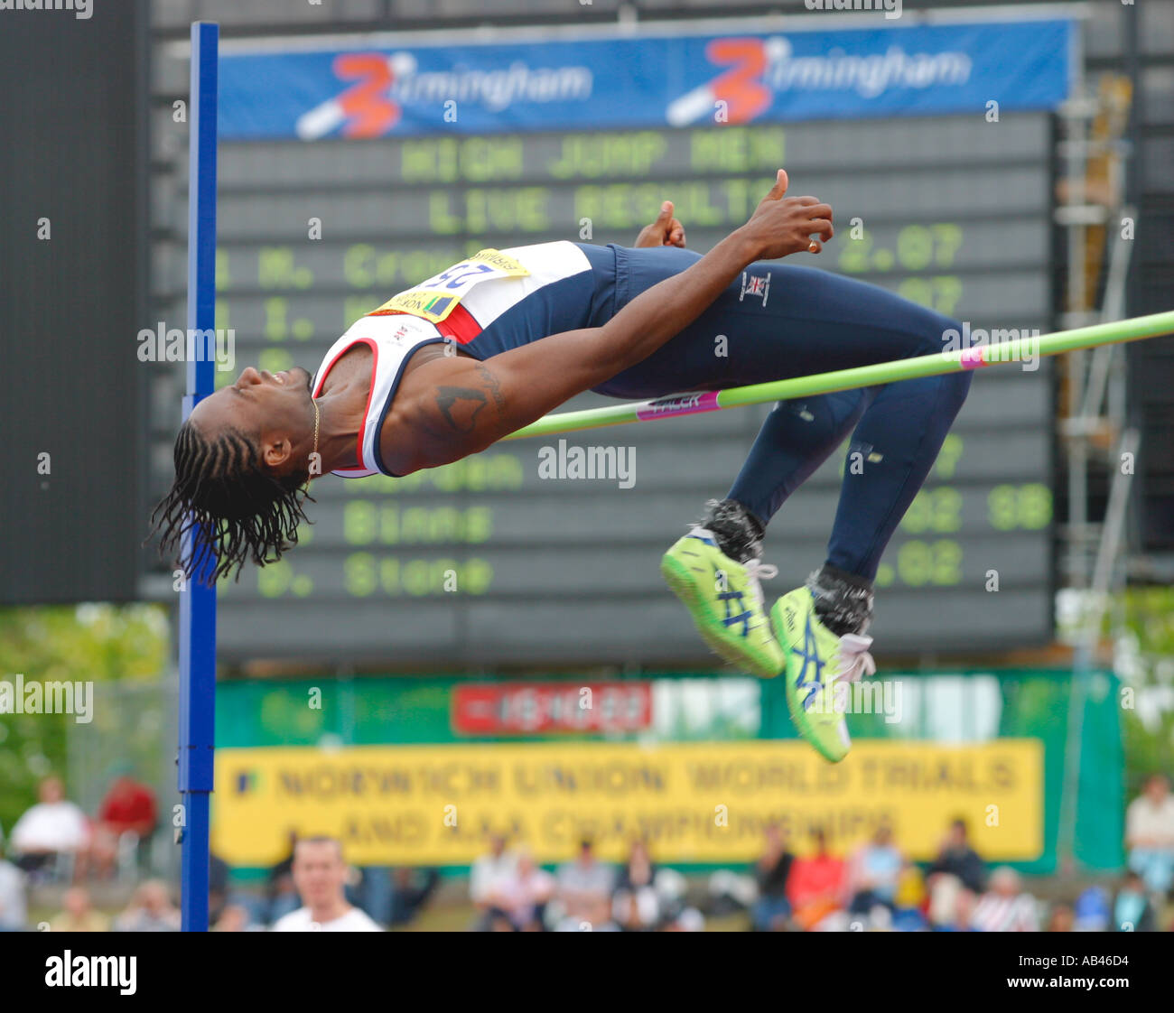 Samson dayo Oni saut Norwich Union World Trials et AAA Championships Banque D'Images