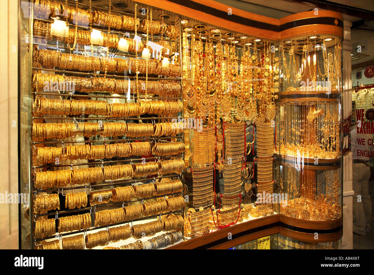 Bijoux dans la fenêtre dans le souk de l'or, Dubaï Banque D'Images