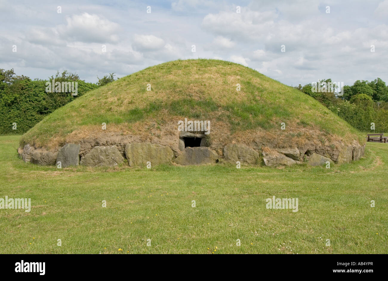 Le comté de Meath Irlande Boyne Valley Knowth Passage Tomb Banque D'Images