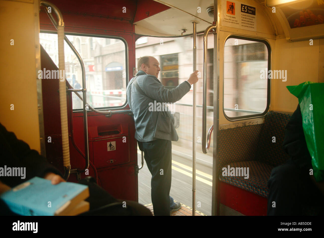 Conducteur de bus Londres Royaume-Uni Photo www CharlesSturge com Banque D'Images