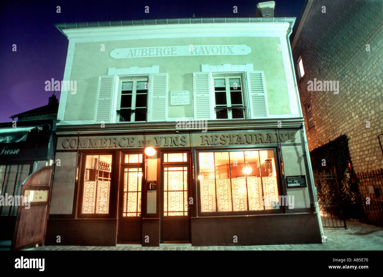 Paris, AUVERS SUR OISE, FRANCE Restaurant Auberge où Vincent Van Gogh, célèbre peintre avait une ancienne résidence et lieu où il est mort, Old Store Front Banque D'Images