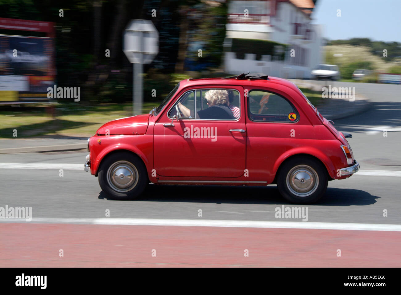 Fiat, 500, voiture, ville, petite, voitures, tout petit, l'italien, de  voitures, de l'industrie, classique Photo Stock - Alamy