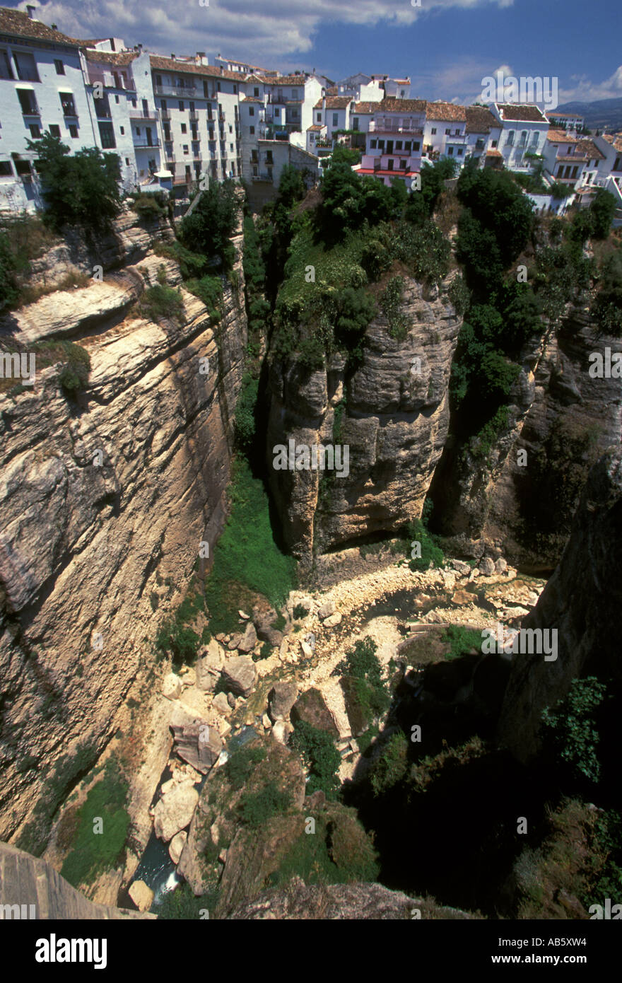 Point d'observation, point de vue, nouveau pont, falaise, falaises, gorges, ravin, rivière Rio rio Guadalevin, rio Guadalevin, Ronda, Province de Malaga, Espagne, Europe Banque D'Images