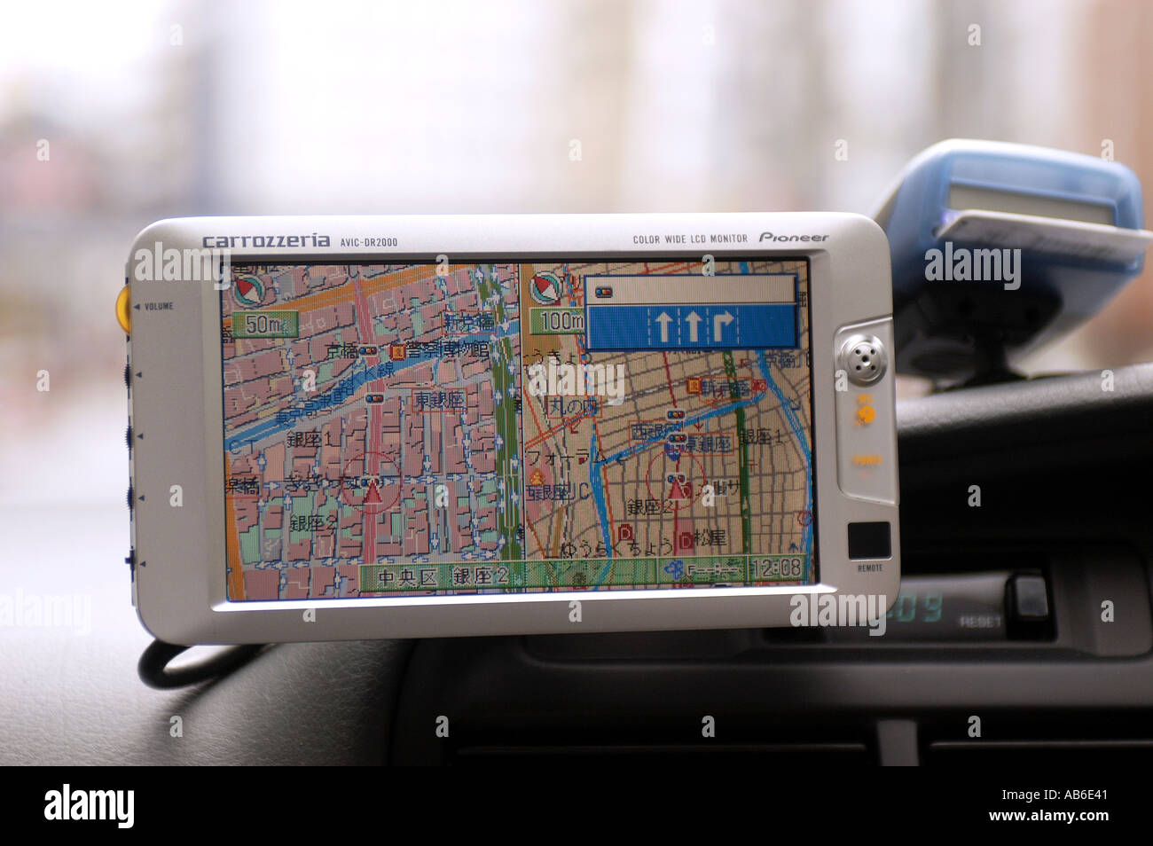 Un écran de navigation GPS dans un taxi Tokyo Japon Banque D'Images