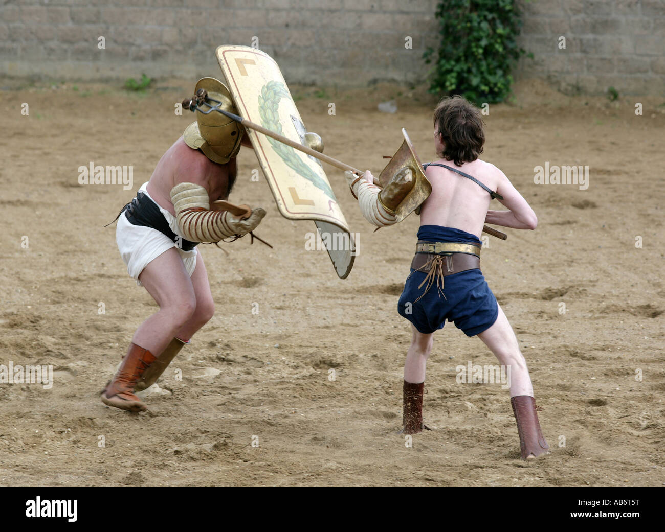 Gladiator voir combattre dans un parc archéologique de Xanten, l'histoire de l'Allemagne. Banque D'Images