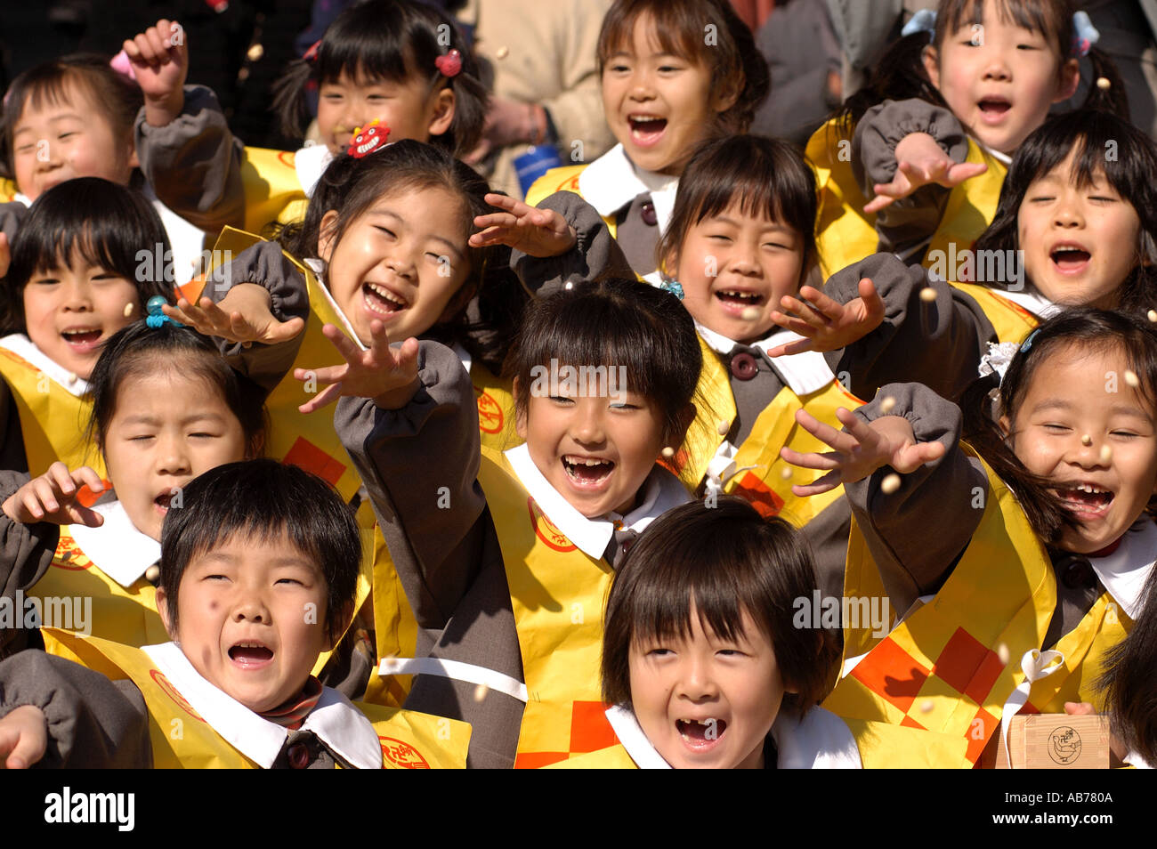 Enfants à Setsubun festival au Senso Ji à Tokyo Japon Banque D'Images