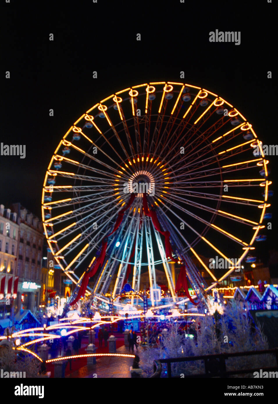 Marché de Noël Lille France Grande Roue la nuit Banque D'Images