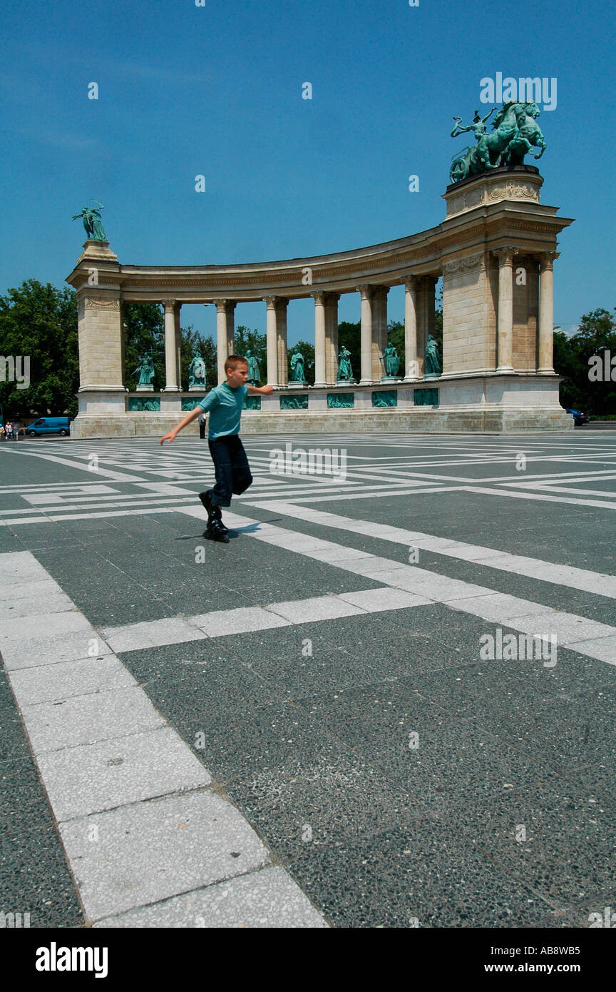 Colonnade de la Millenary monument du millénaire ou sur Hosok tere, Budapest Hongrie Banque D'Images