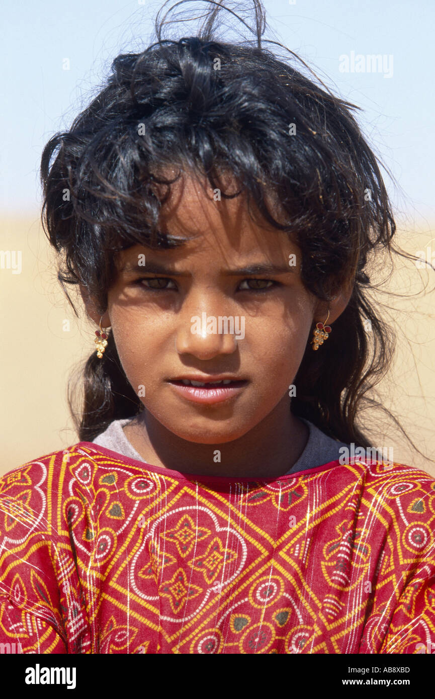 Jeune fille bédouine, portrait, Oman. Banque D'Images