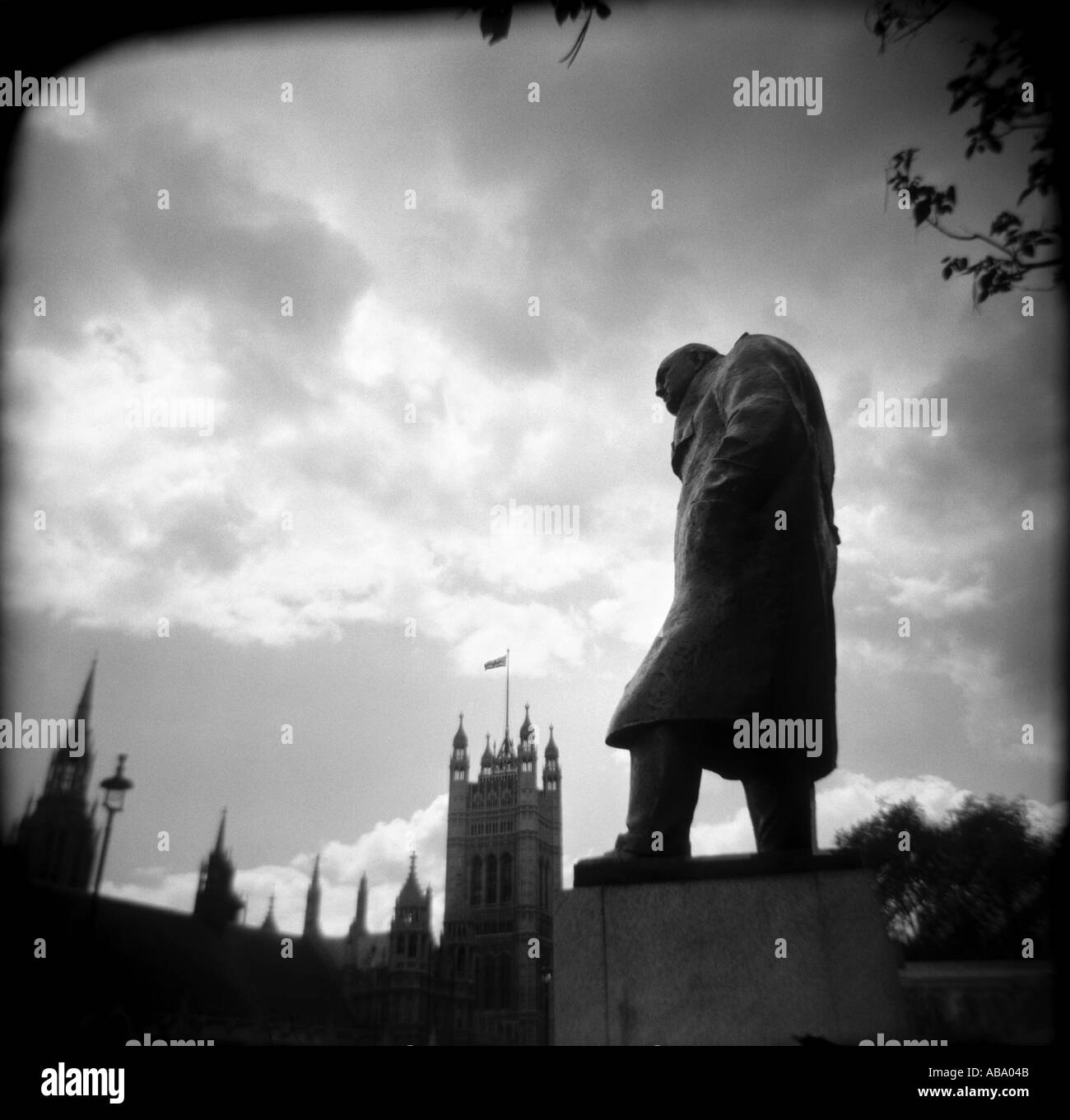 Statue de Winston Churchill au Parlement Square Londres Banque D'Images