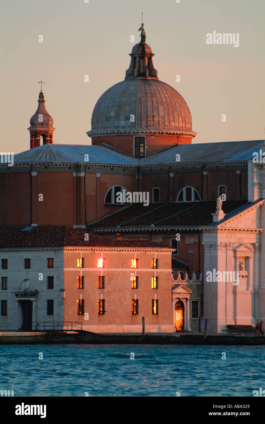 San Giorgio Maggiore sur l'Isola di San Giorgio Maggiore à Venise Italie Europe UE crépuscule Banque D'Images