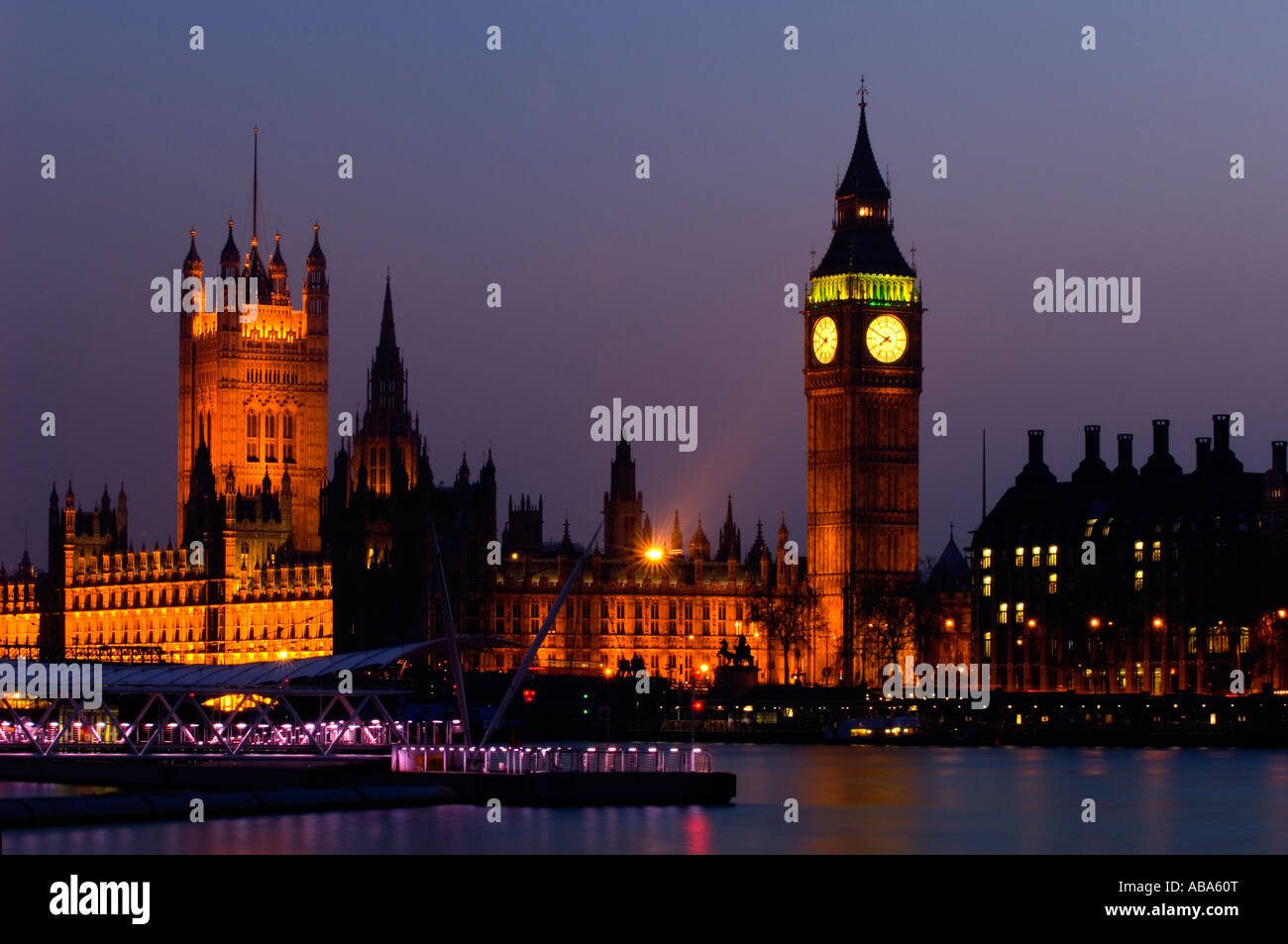 Europe United Kingdom London Big Ben et des chambres du Parlement dans la nuit Banque D'Images