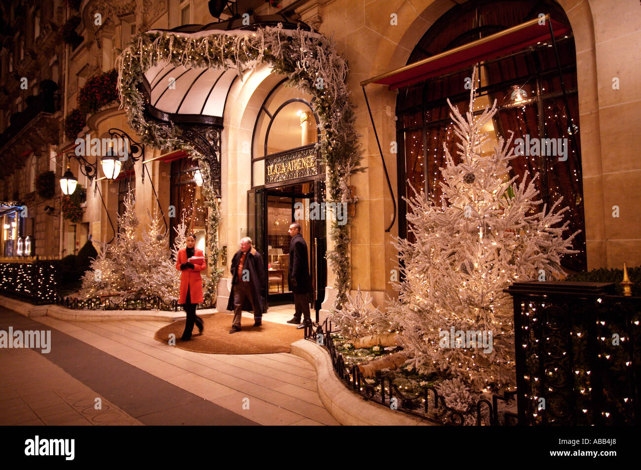 Paris, l'Hôtel Plaza Athenee Banque D'Images