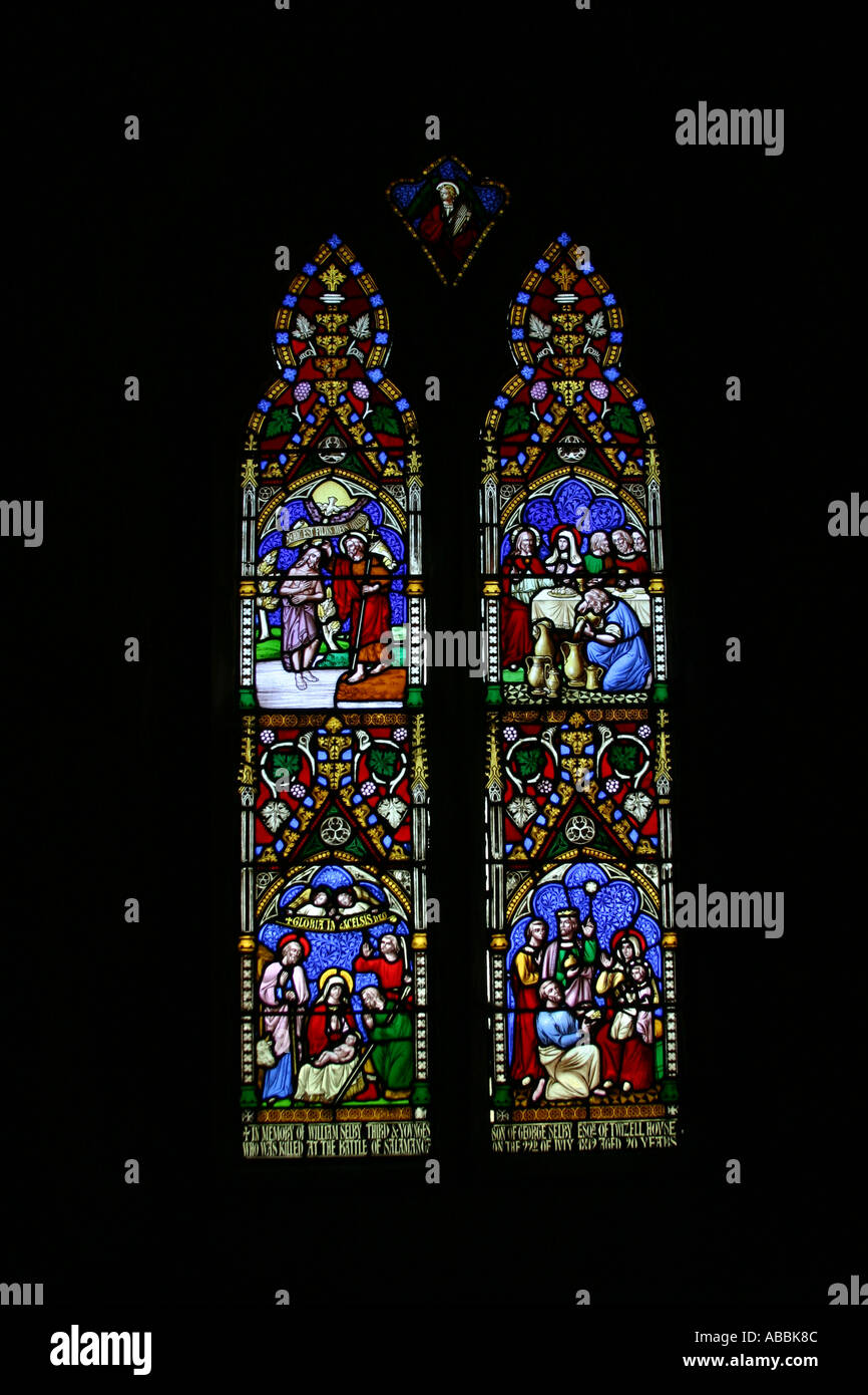 Vitrail dans l'église de Saint Aidan dans Northumberland Bamburgh le lieu de sépulture de Grace Darling Banque D'Images