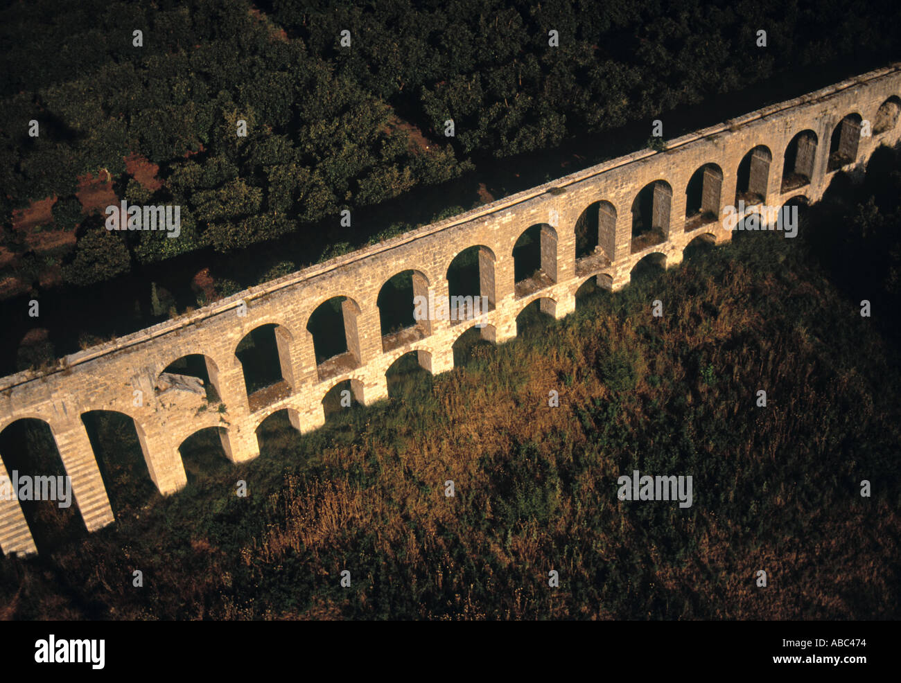 Aqueduc turque près de l'Acco, Galilée occidentale, Israël Banque D'Images