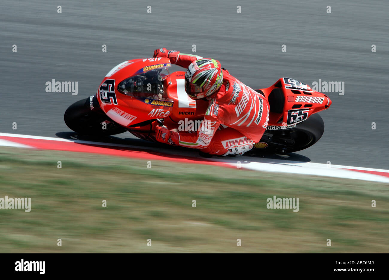 L'Italien Loris Capirossi équitation pour la Ducati Marlboro team dans la Catalogne de 2007, Moto GP Montmelo, Barcelone, Espagne Banque D'Images
