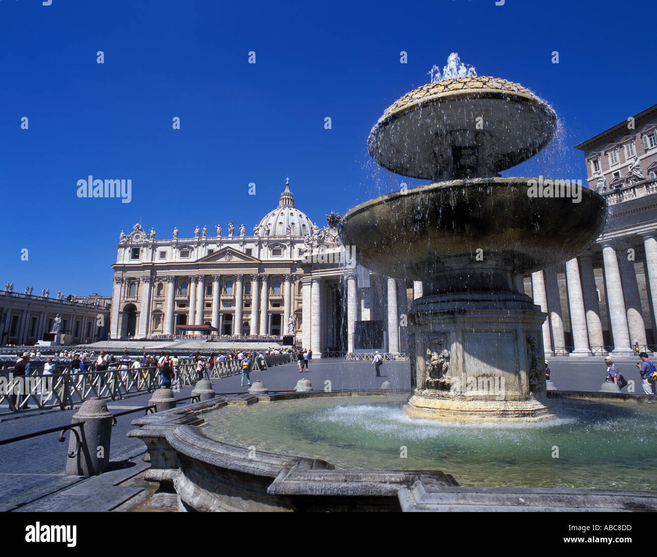 Italie, Latium, Rome, Vatican, place Saint-Pierre, Basilique Saint-Pierre Banque D'Images