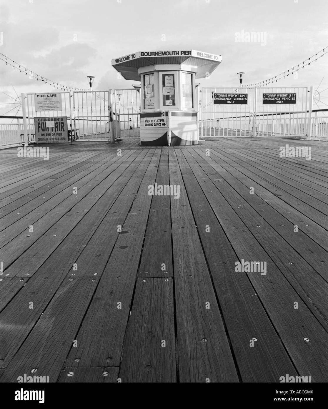 La jetée de Bournemouth Dorset Fermé Côte Sud UK Banque D'Images