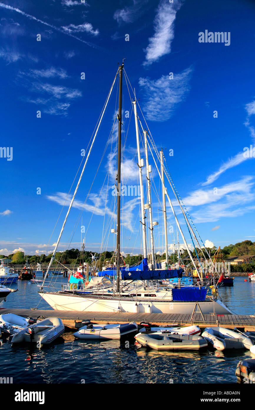 Bateaux dans le port de Lymington, Hampshire, Angleterre, Grande-Bretagne, Royaume-Uni Banque D'Images