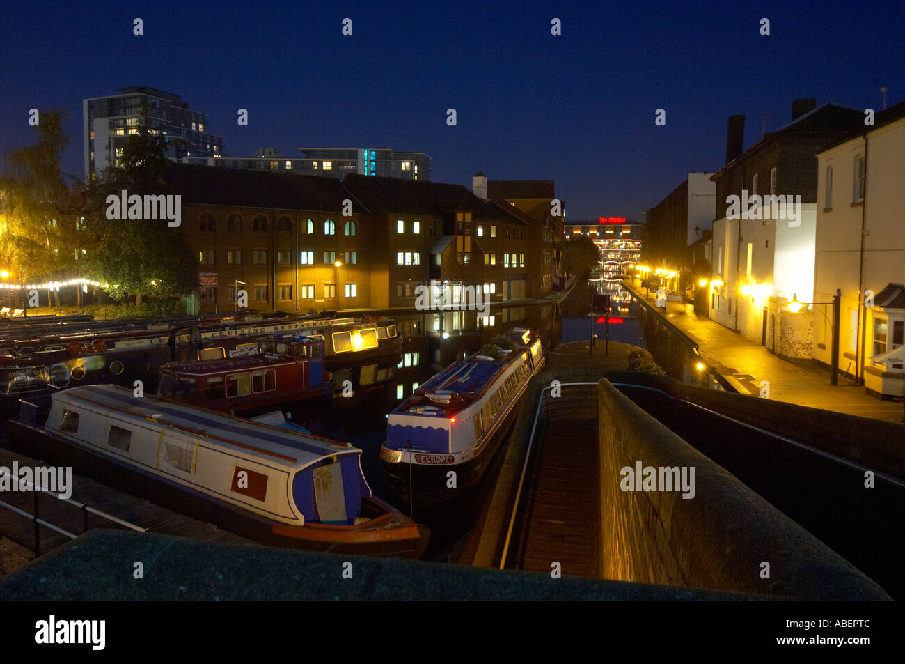 Birmingham Gas Street Canal Basin au crépuscule, utilisé dans les programmes TV Peaky Blinders, Angleterre, Royaume-Uni, GB. Banque D'Images