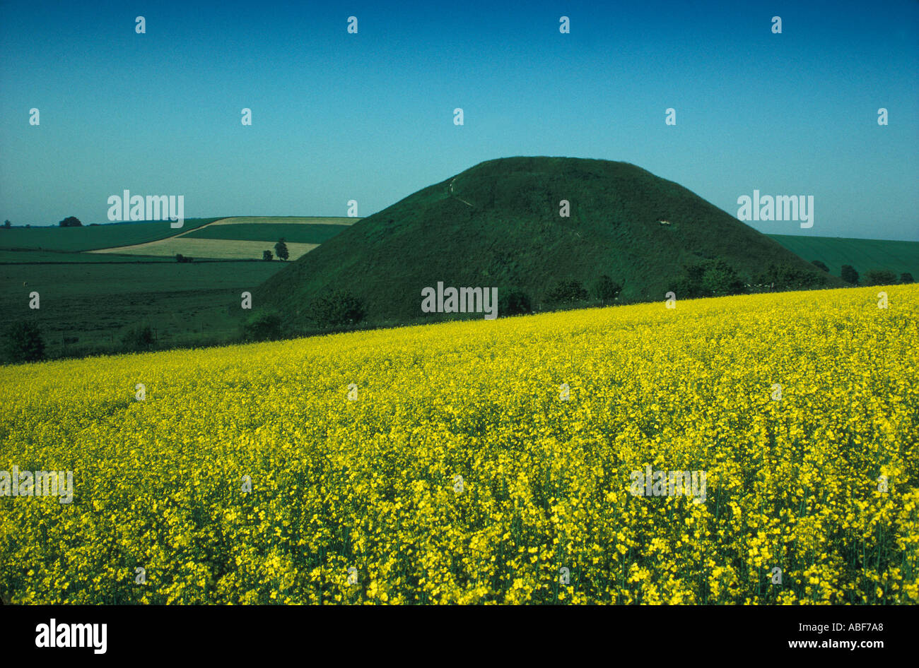 Silbury Hill. Avebury Wiltshire. Monticule préhistorique Angleterre Royaume-Uni. Juin 1995 HOMER SYKES Banque D'Images