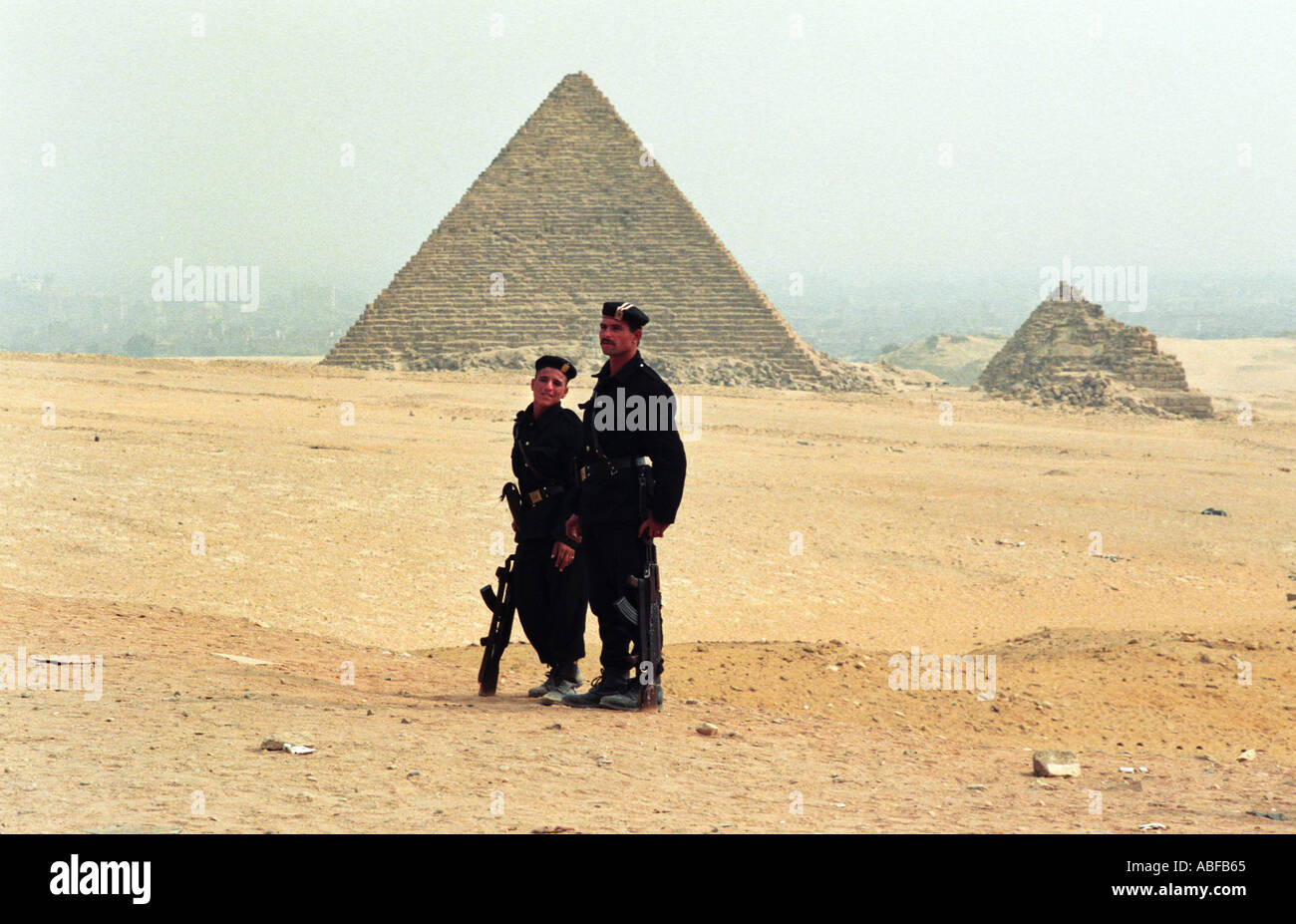 Securty protecteurs aux Pyramides Gizeh Egypte Banque D'Images