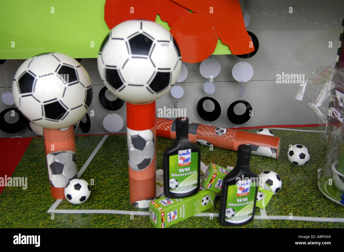 Sport soccer football affichage vitrine pharmacie chimiste allemand  Allemagne deutsch deutschland couleur couleur santé edito entreprise Photo  Stock - Alamy