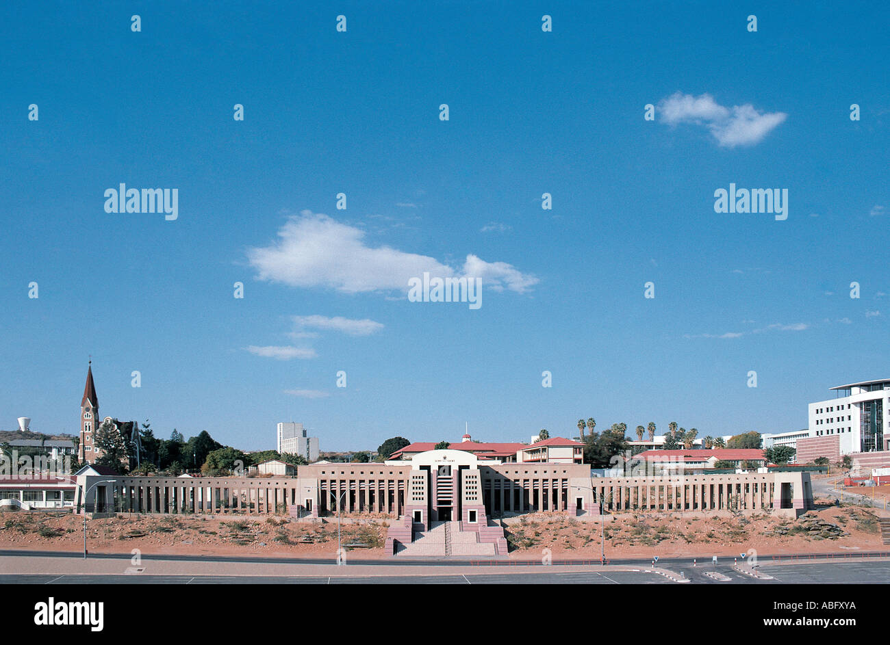 Vue grand angle du nouveau bâtiment de la Cour suprême l'Afrique du sud-ouest de la Namibie Windhoek Banque D'Images Vue grand angle du nouveau bâtiment de la Cour suprême l'Afrique du sud-ouest de la Namibie Windhoek Banque D'Images