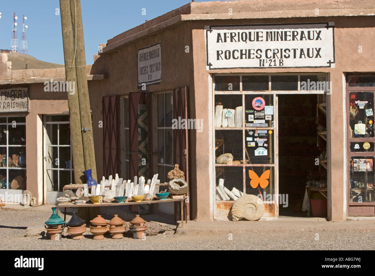 Combustibles minéraux et crystal shop sur Tizi n Tichka Haut Atlas Maroc Banque D'Images