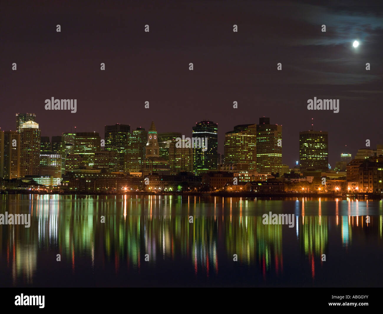 Vue de Boston, Massachusetts, USA, le bord de la nuit au clair de lune Banque D'Images