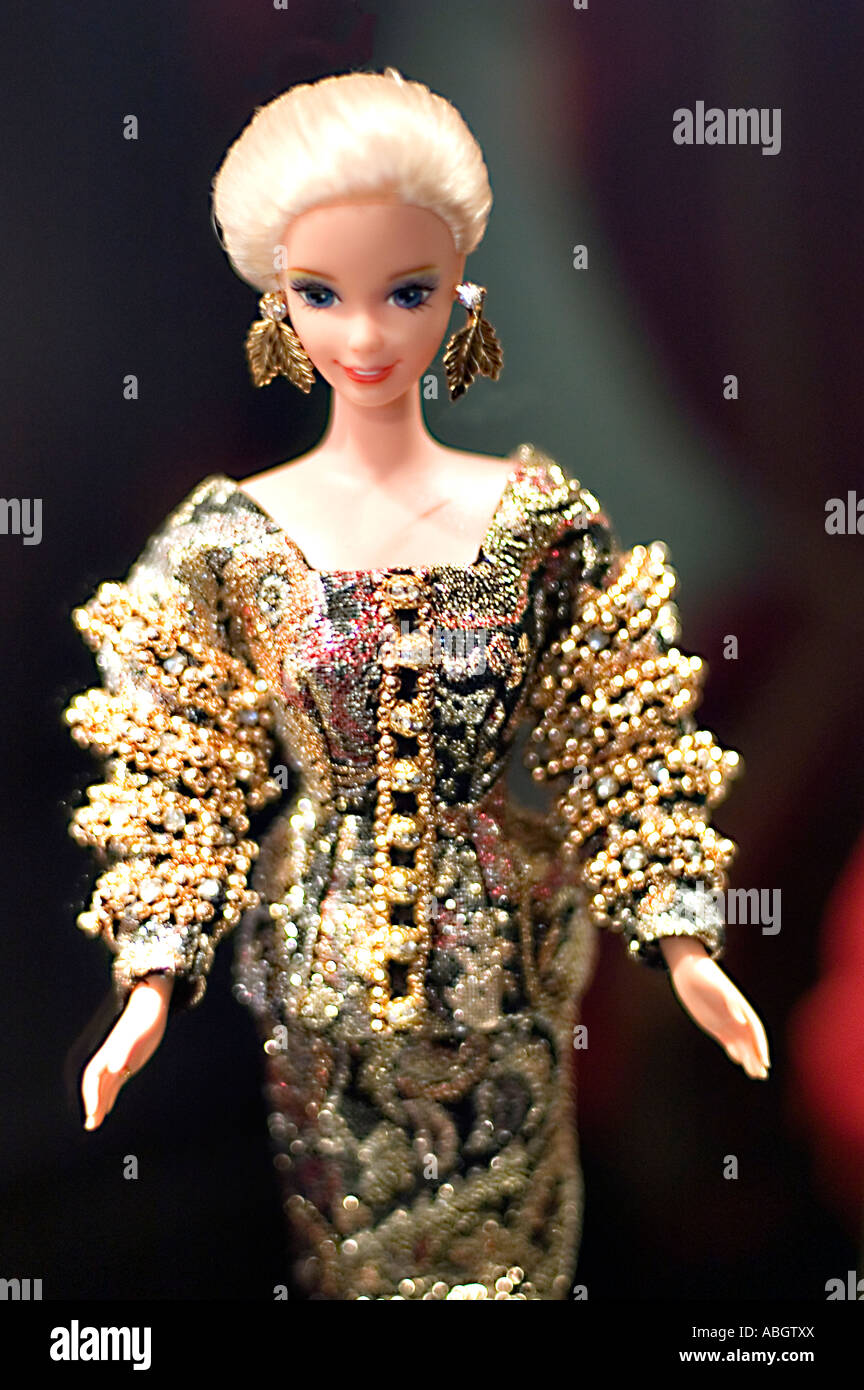 Christian Dior 1995 poupée Barbie - poupées - série Designer Fashion poupée  Barbie de Mattel Photo Stock - Alamy