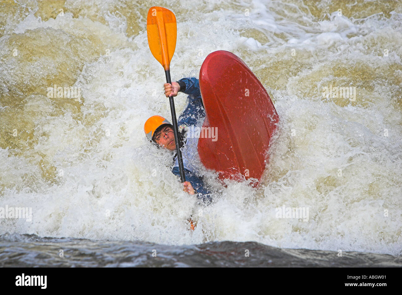 Concurrent au kayak freestyle Eurocup Nottingham Concours Juillet 2005 Banque D'Images