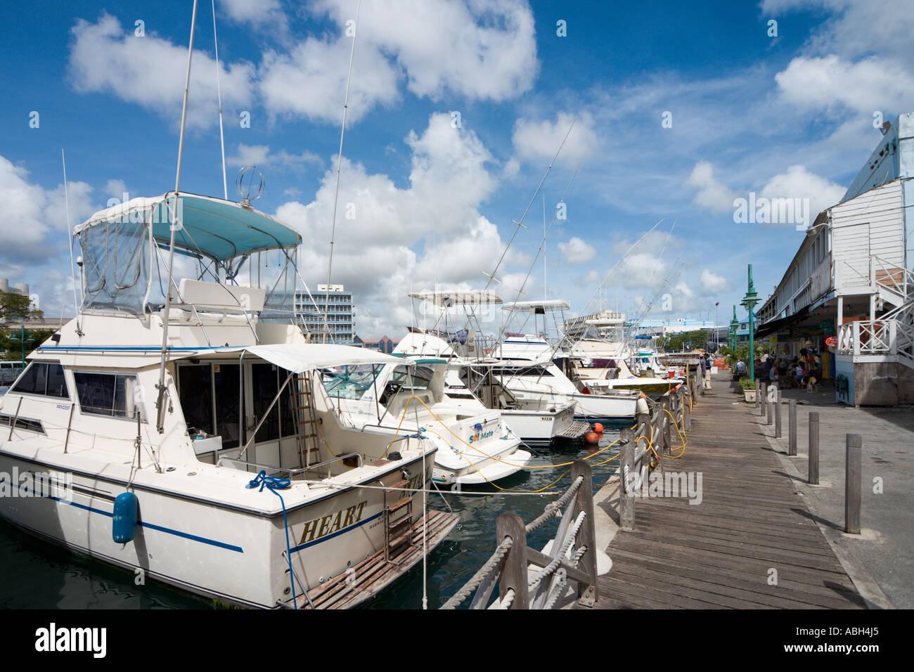 Bateau de pêche sur le carénage, Bridgetown, Barbade, Petites Antilles, Antilles, Caraïbes Banque D'Images