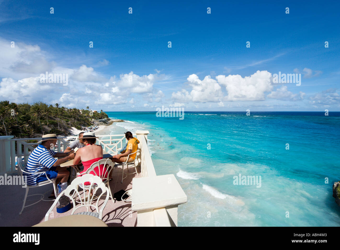 Terrasse de l'Hôtel Plage crane grue, Plage, côte sud-est, de la Barbade, Petites Antilles, Antilles, Caraïbes Banque D'Images