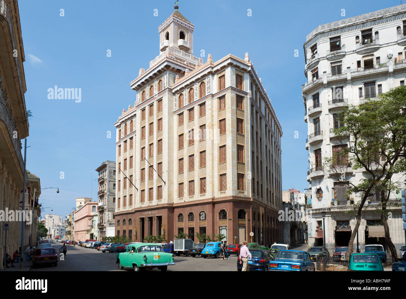 Le bâtiment (Edificio Bacardi Bacardi) un exemple de l'architecture Art Déco, Habana Vieja, La Havane, Cuba Banque D'Images