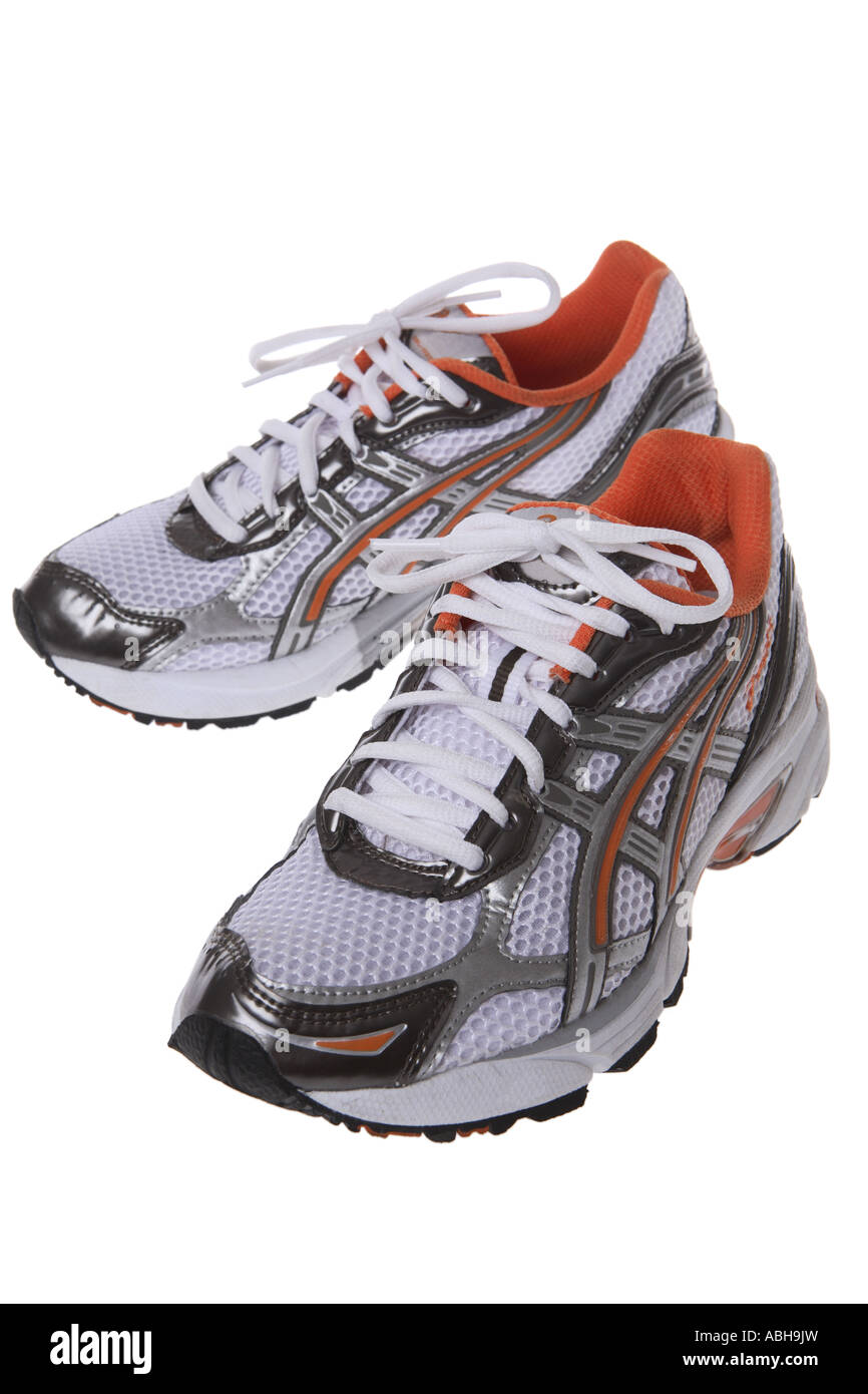 Des chaussures de course découper sur fond blanc Banque D'Images