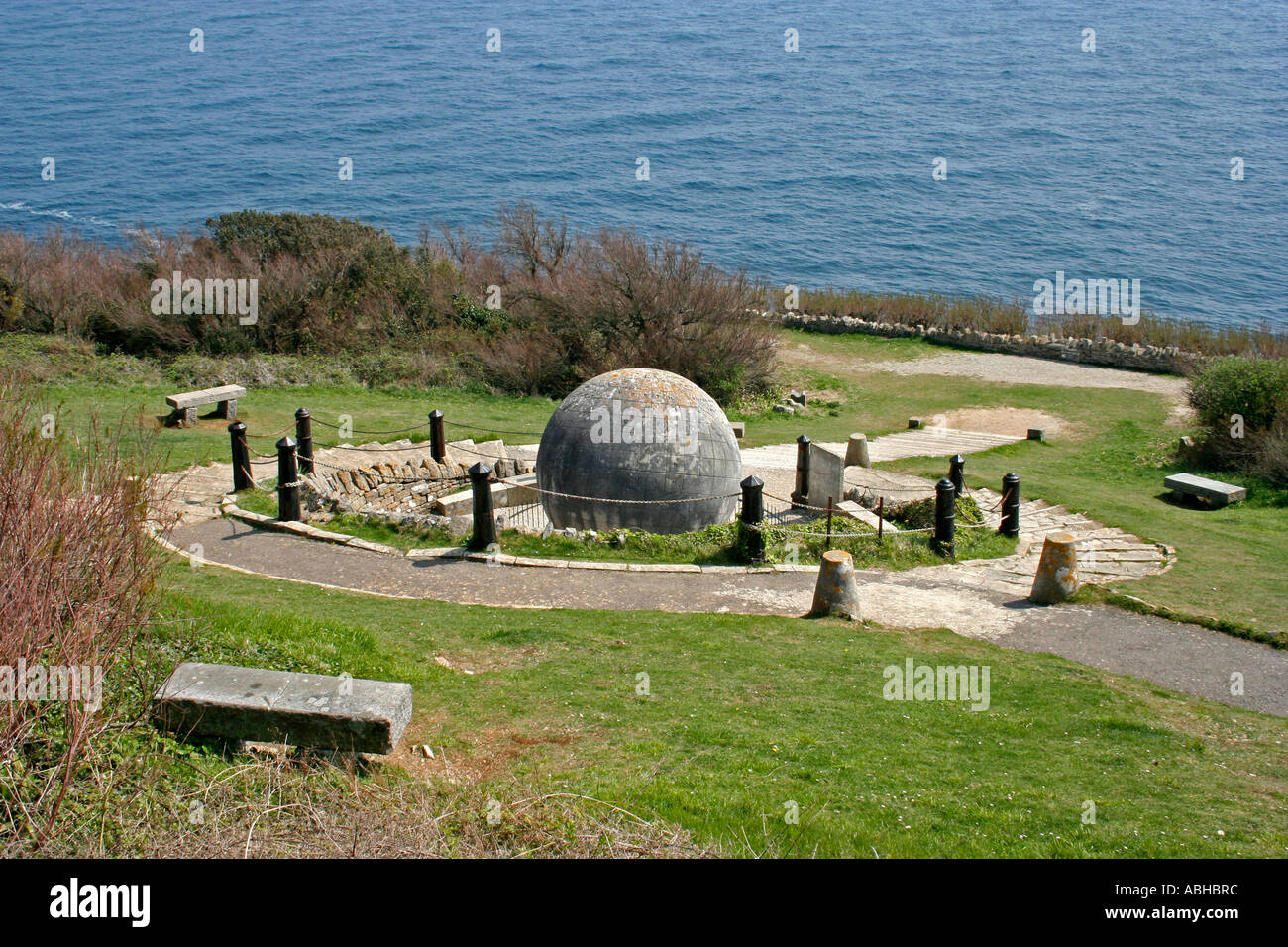 Le grand monde dans le parc Durlston, Swanage, à l'île de Purbeck, Dorset, UK. L'Europe Banque D'Images