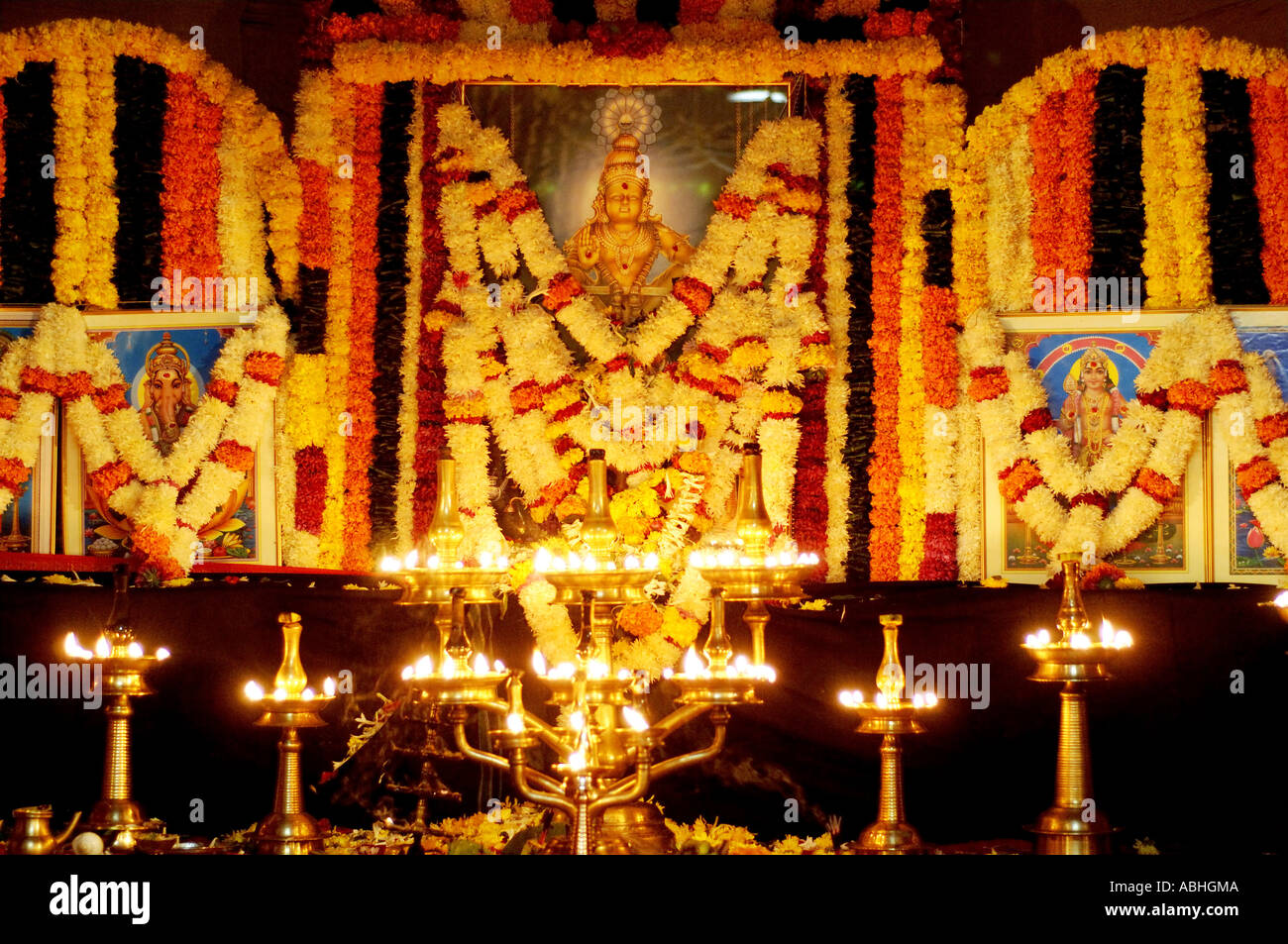 HMA78853 Autel Seigneur temple d'Ayyappa Pooja Kerala Inde Banque D'Images