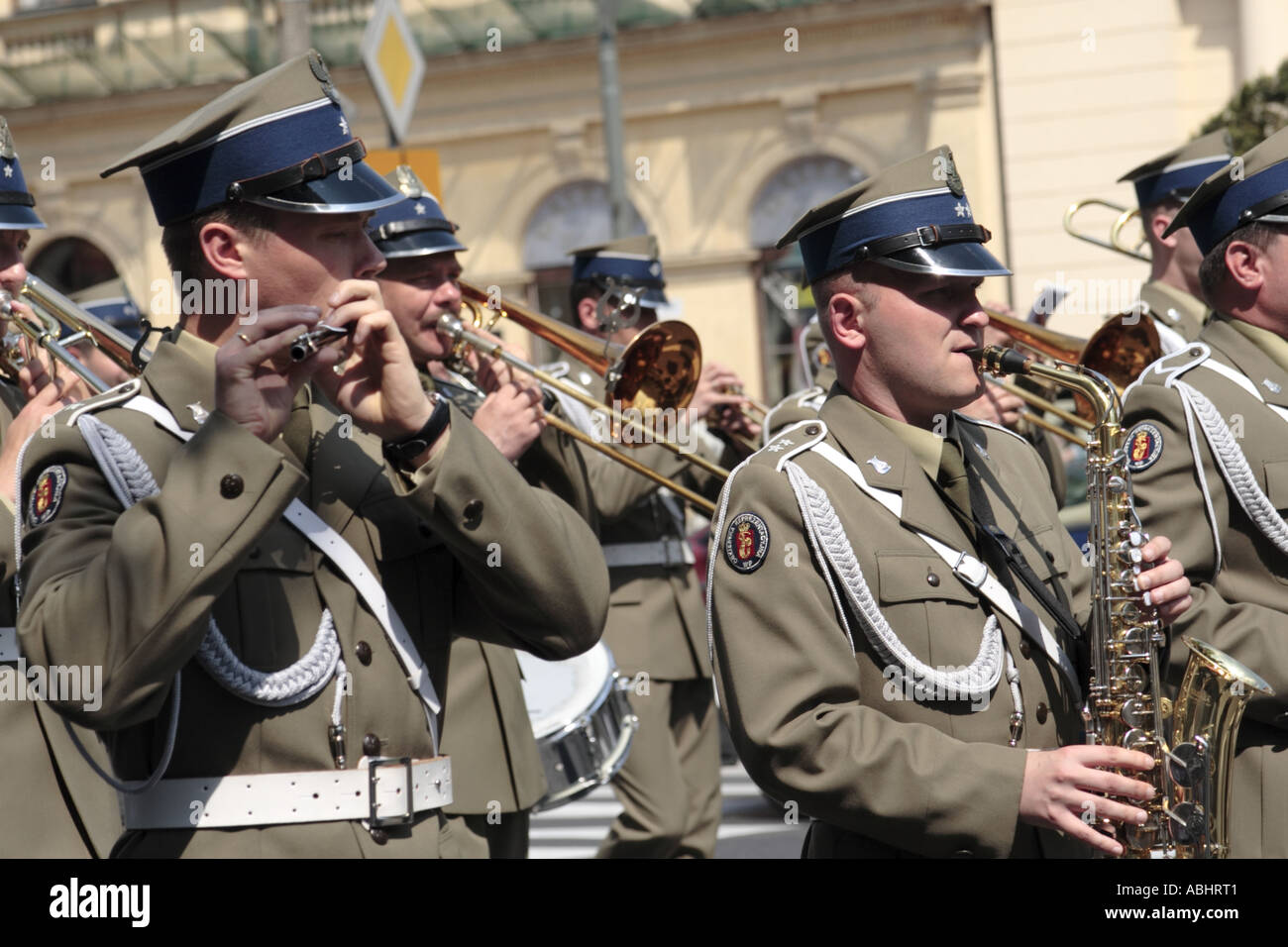 Musiciens dans un orchestre militaire à Varsovie Pologne Europe de l'Est Banque D'Images