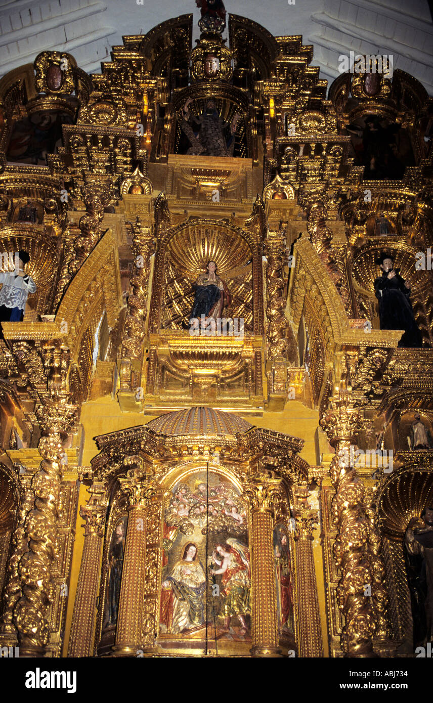 Cusco, Pérou. Retable doré baroque ornementé en église San Blas. Banque D'Images