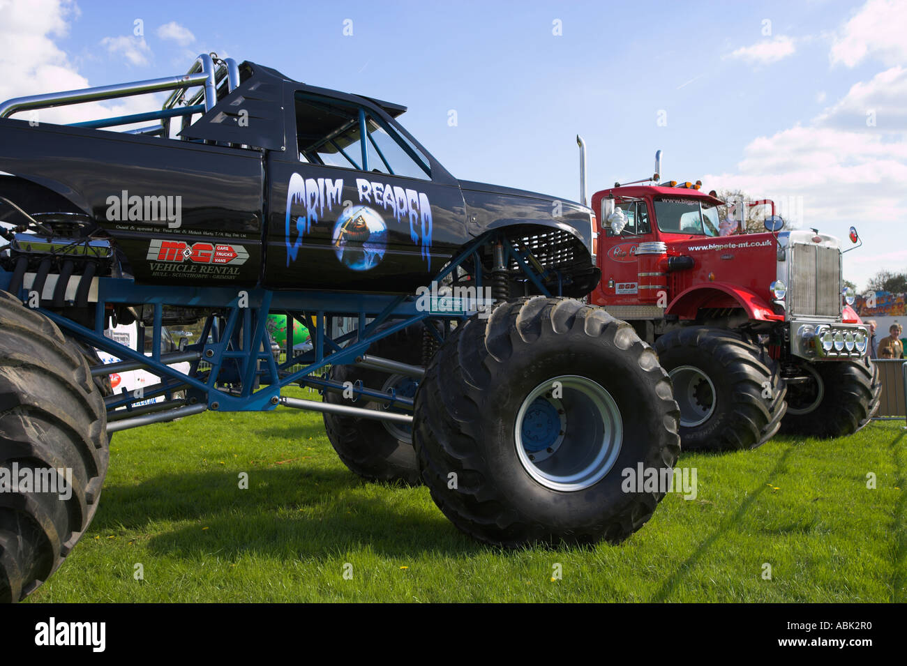 Big Pete et Grim Reaper monster trucks Banque D'Images