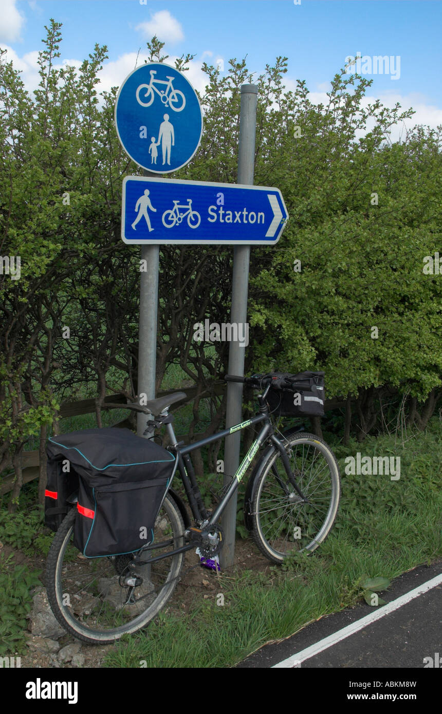 La piste cyclable de Ganton à Staxton sur l'A64 près de Scarborough dans le Yorkshire du Nord Banque D'Images