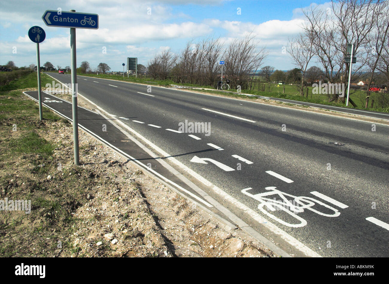 La piste cyclable de Ganton à Staxton sur l'A64 près de Scarborough dans le Yorkshire du Nord Banque D'Images