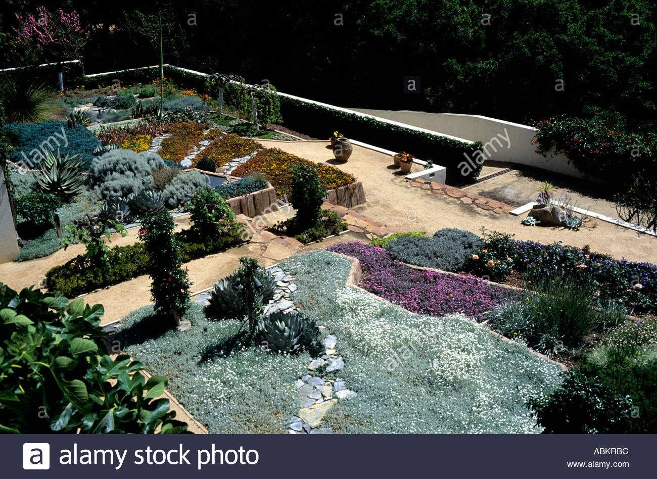 Jardin contemporain en utilisant les modèles de plantation tolérant ... Jardin contemporain en utilisant les modèles de plantation tolérant ...