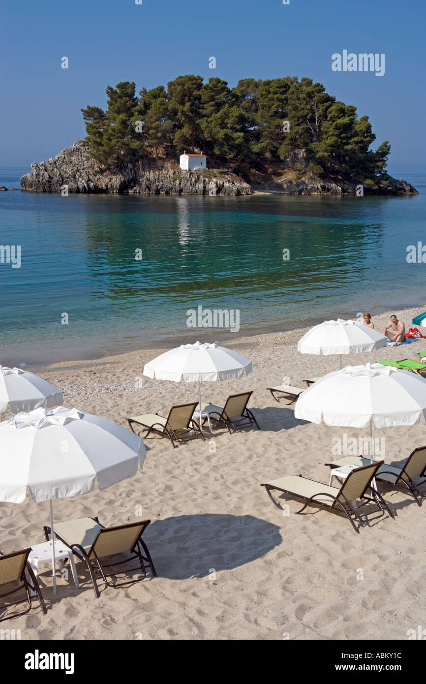 Scène de plage tôt le matin À PARGA GREECE Banque D'Images