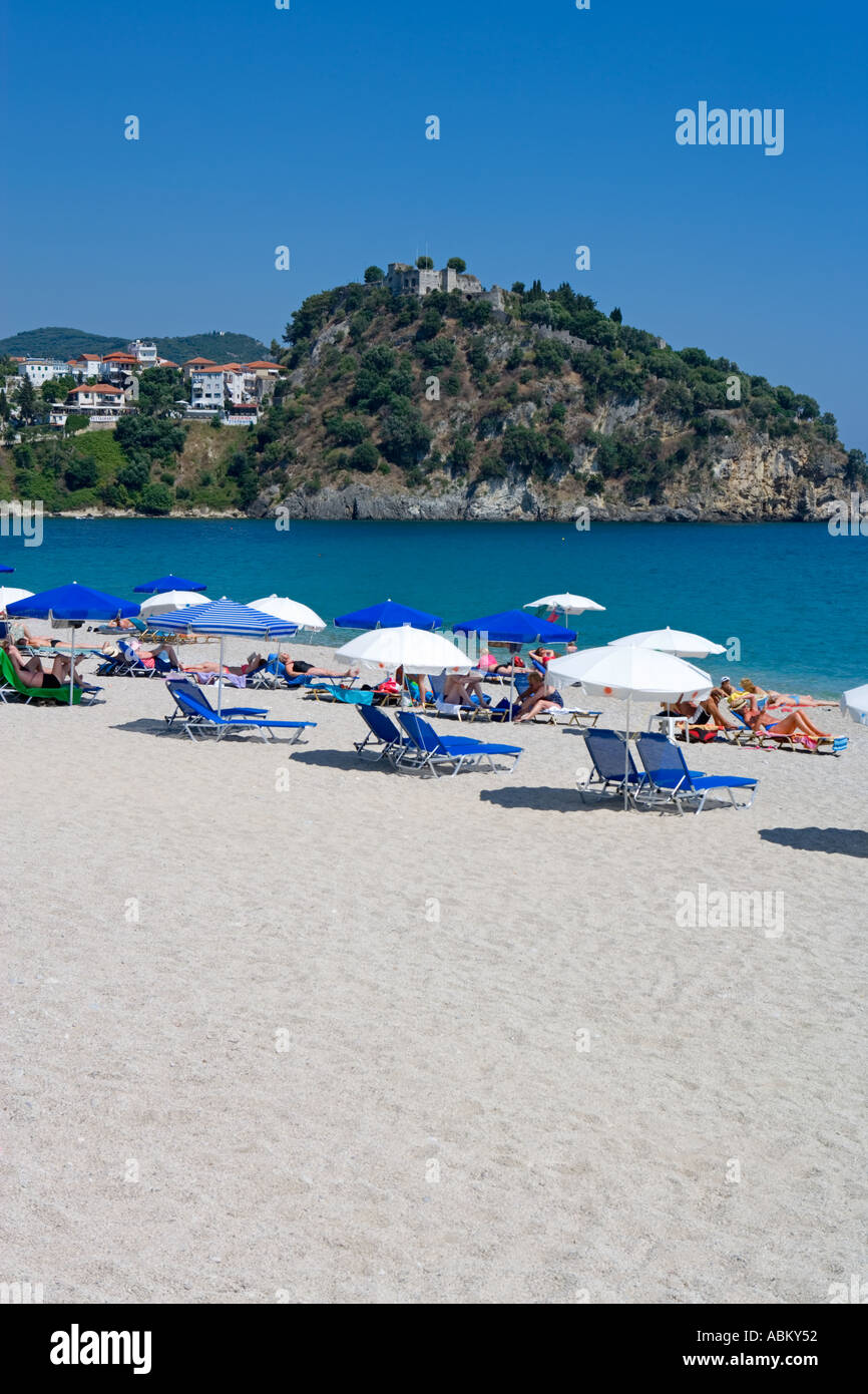 La plage de VALTOS ET CHÂTEAU DE PARGA GREECE Banque D'Images
