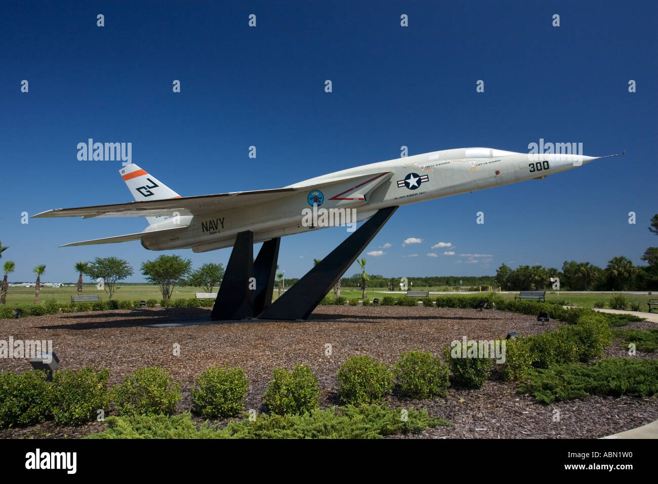 RA5C nord-américain de l'US Navy de vigiles à la charge du transporteur à garde Memorial de bombardement de l'aéroport international Sanford ex Naval Air Station Banque D'Images