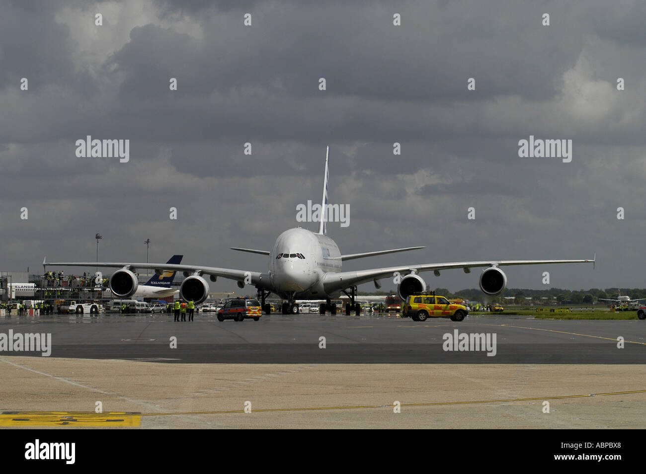 Le nouvel Airbus A380 sur sa première visite à l'aéroport Heathrow de Londres Photo par Andrew Hasson 18 Mai 2006 Banque D'Images