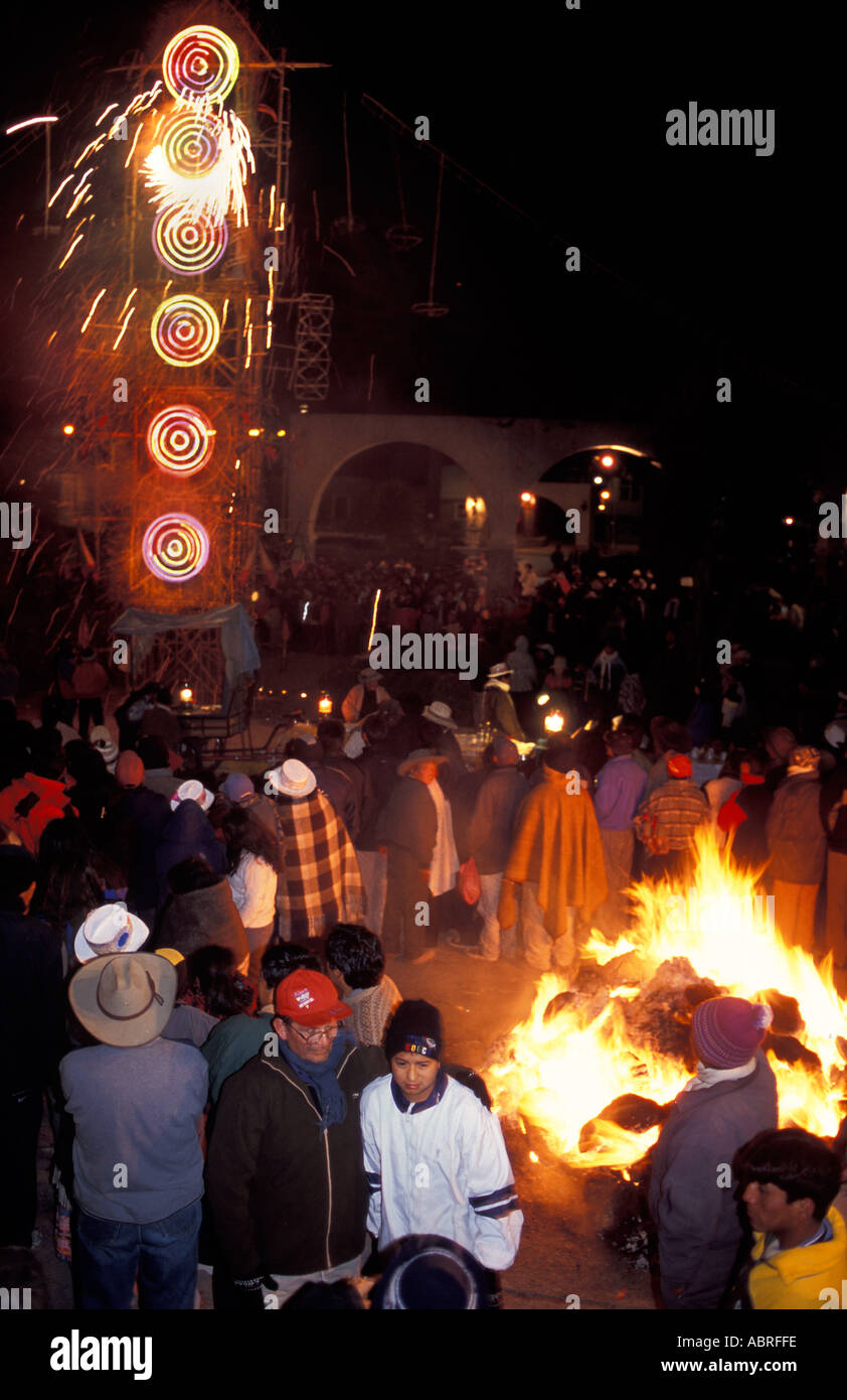 Célébrations pour Arequipa jour 15 août artifice Ascuncion Processions Chivay Colca Valley Amérique Pérou Banque D'Images